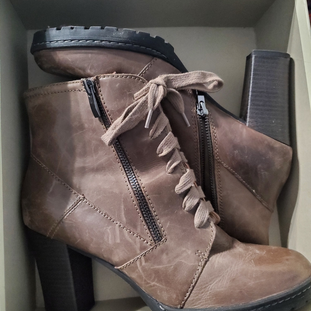 Biala Ankle Boots